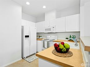 11821 NE 162nd Court, Bothell WA 98011
