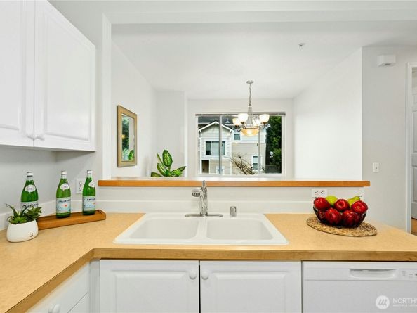 11821 NE 162nd Court, Bothell WA 98011