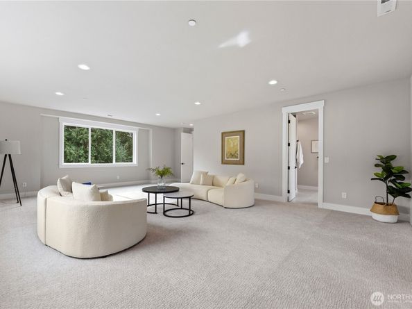 3204 116th Avenue NE, Bellevue WA 98004