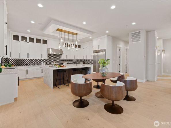 3204 116th Avenue NE, Bellevue WA 98004