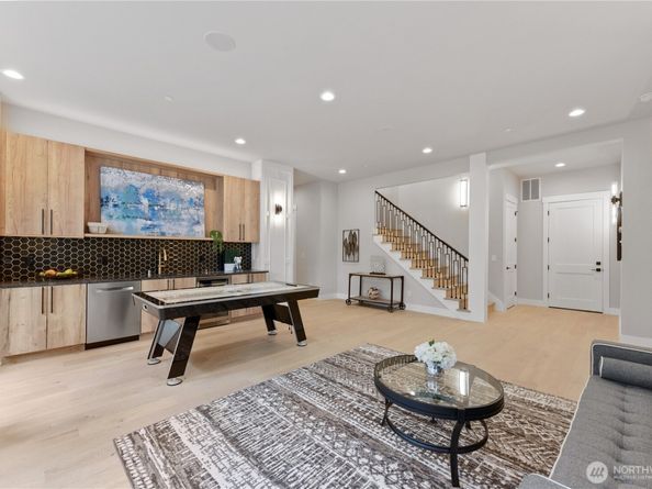 3204 116th Avenue NE, Bellevue WA 98004