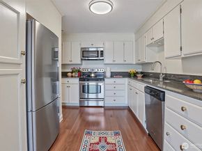 3717 Beach Drive SW 113, Seattle WA 98116