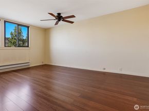 3717 Beach Drive SW 113, Seattle WA 98116