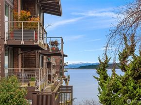 3717 Beach Drive SW 113, Seattle WA 98116