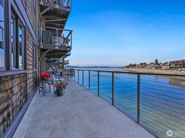 3717 Beach Drive SW 113, Seattle WA 98116