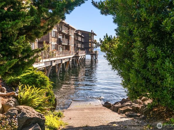 3717 Beach Drive SW 113, Seattle WA 98116