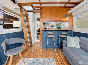 2143 N Northlake Way 11, Seattle WA 98103