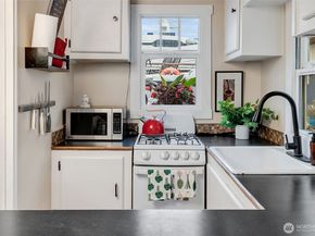 2143 N Northlake Way 11, Seattle WA 98103