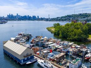 2143 N Northlake Way 11, Seattle WA 98103