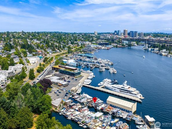 2143 N Northlake Way 11, Seattle WA 98103