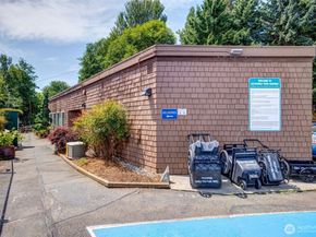 2143 N Northlake Way 11, Seattle WA 98103