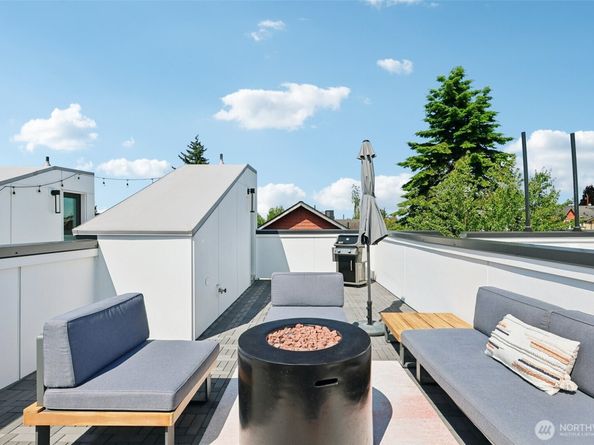4303 Dayton Avenue N E, Seattle WA 98103