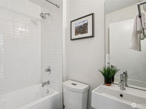 4303 Dayton Avenue N E, Seattle WA 98103