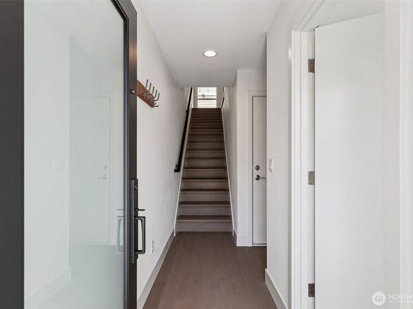 4303 Dayton Avenue N E, Seattle WA 98103