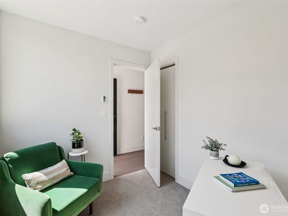 4303 Dayton Avenue N E, Seattle WA 98103