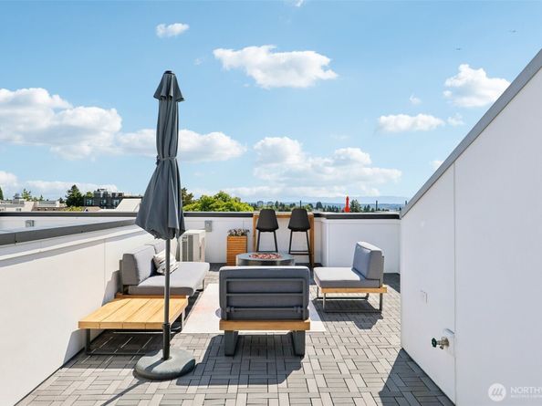 4303 Dayton Avenue N E, Seattle WA 98103
