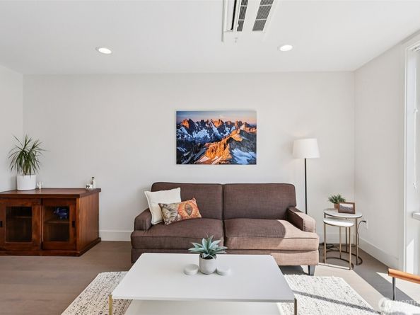 4303 Dayton Avenue N E, Seattle WA 98103