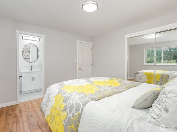 14249 NE 1st Street, Bellevue WA 98007