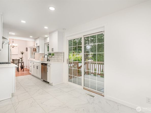 14249 NE 1st Street, Bellevue WA 98007