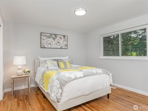 14249 NE 1st Street, Bellevue WA 98007