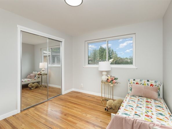 14249 NE 1st Street, Bellevue WA 98007