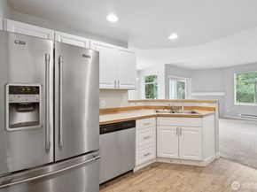 5812 S 234th Street, Kent WA 98032