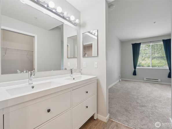 5812 S 234th Street, Kent WA 98032
