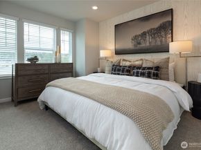 19264 NE 69th Circle 103, Redmond WA 98052