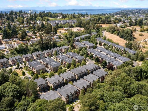 7162 Shinkle Place SW 64, Seattle WA 98106