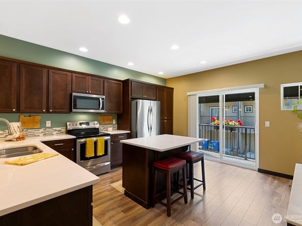 7162 Shinkle Place SW 64, Seattle WA 98106
