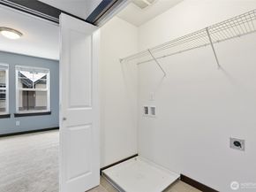 7162 Shinkle Place SW 64, Seattle WA 98106