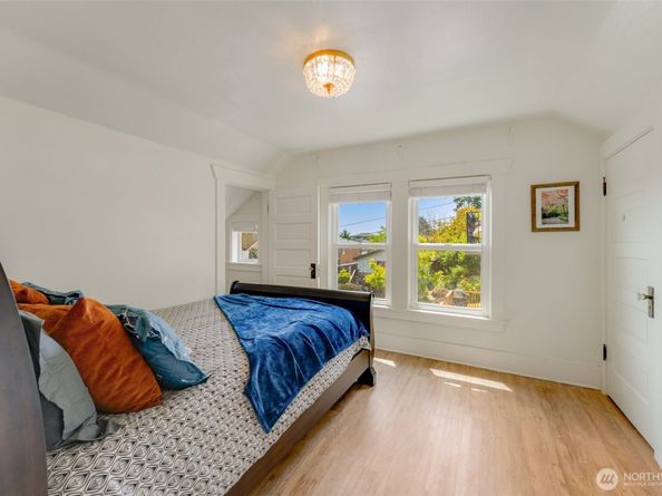 2407 E Ward Street, Seattle WA 98112