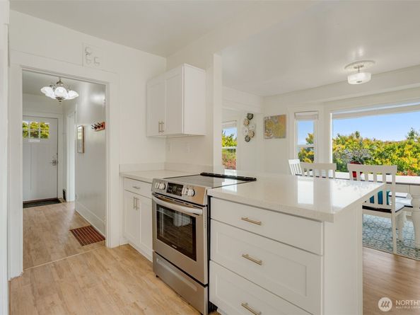 2407 E Ward Street, Seattle WA 98112