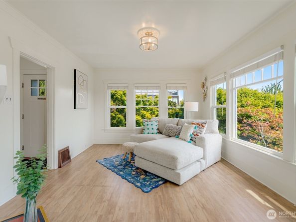2407 E Ward Street, Seattle WA 98112