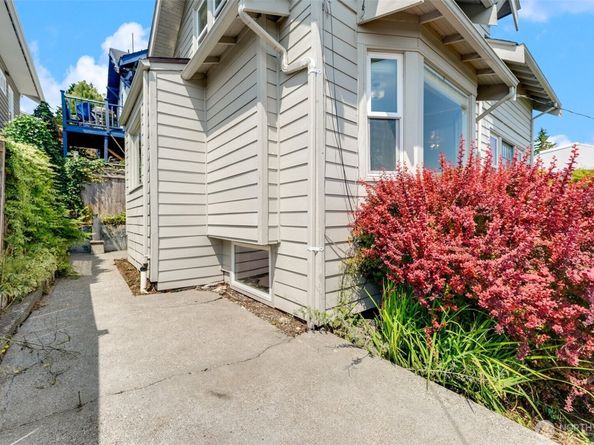 2407 E Ward Street, Seattle WA 98112