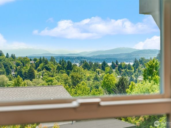 2407 E Ward Street, Seattle WA 98112