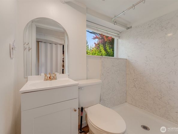 2407 E Ward Street, Seattle WA 98112