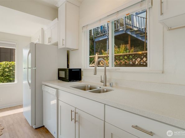 2407 E Ward Street, Seattle WA 98112