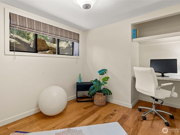 1543 NE 143rd Street G2, Seattle WA 98125