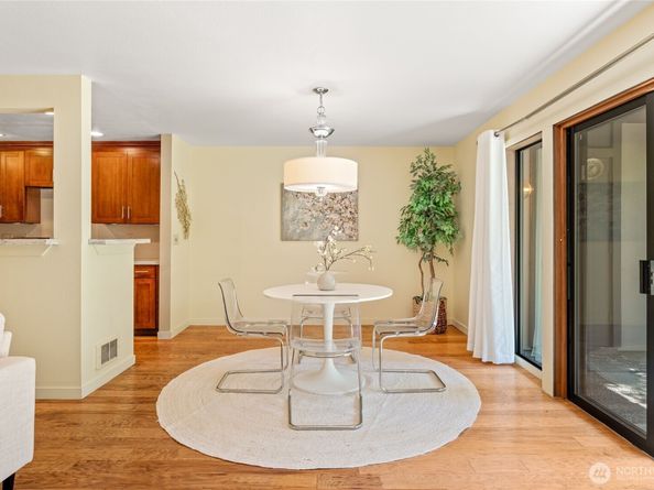 1543 NE 143rd Street G2, Seattle WA 98125