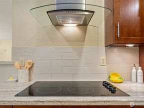 1543 NE 143rd Street G2, Seattle WA 98125