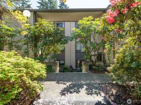 1543 NE 143rd Street G2, Seattle WA 98125