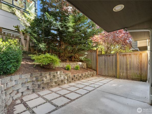 3806 Interlake Avenue N B, Seattle WA 98103