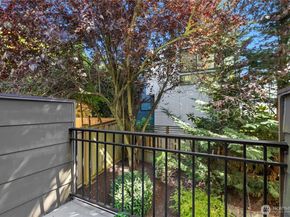 3806 Interlake Avenue N B, Seattle WA 98103