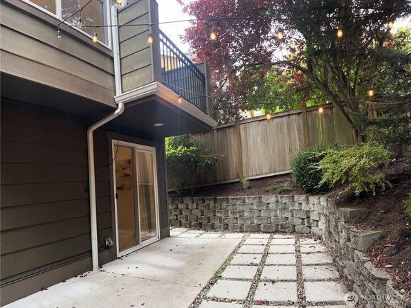 3806 Interlake Avenue N B, Seattle WA 98103