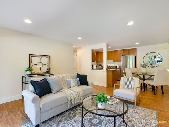 21307 48th Avenue W C211, Mountlake Terrace WA 98043