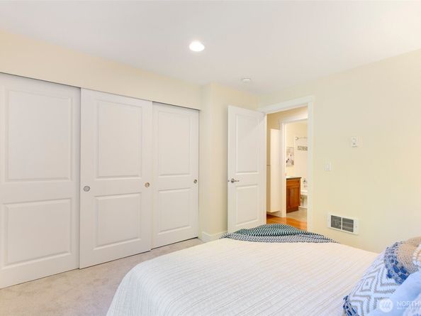 21307 48th Avenue W C211, Mountlake Terrace WA 98043