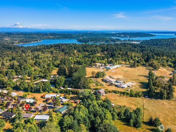 9922 SW 206th Court, Vashon WA 98070