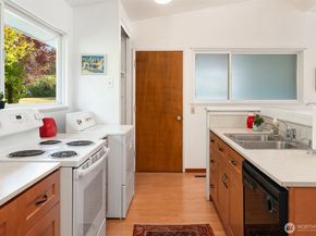 9922 SW 206th Court, Vashon WA 98070