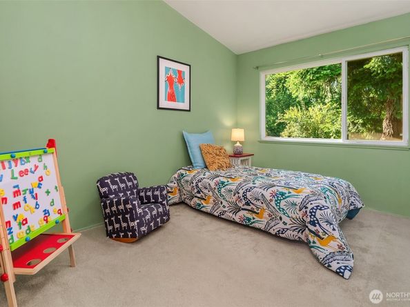 9922 SW 206th Court, Vashon WA 98070